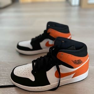 jordan 1 shattered backboard mids. Never worn but no box